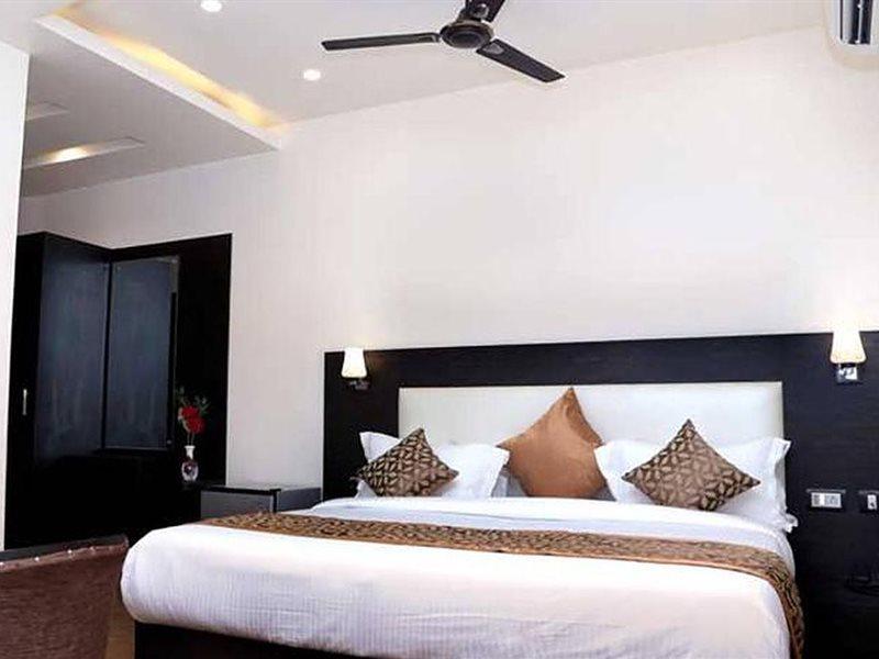 Hotel Vinayak Lifestyle Hotels Lucknow Esterno foto