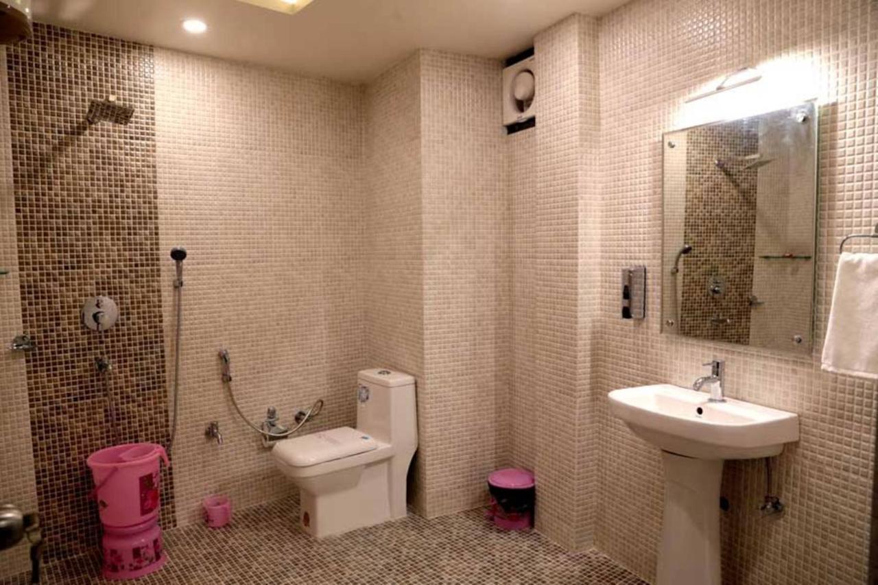 Hotel Vinayak Lifestyle Hotels Lucknow Esterno foto
