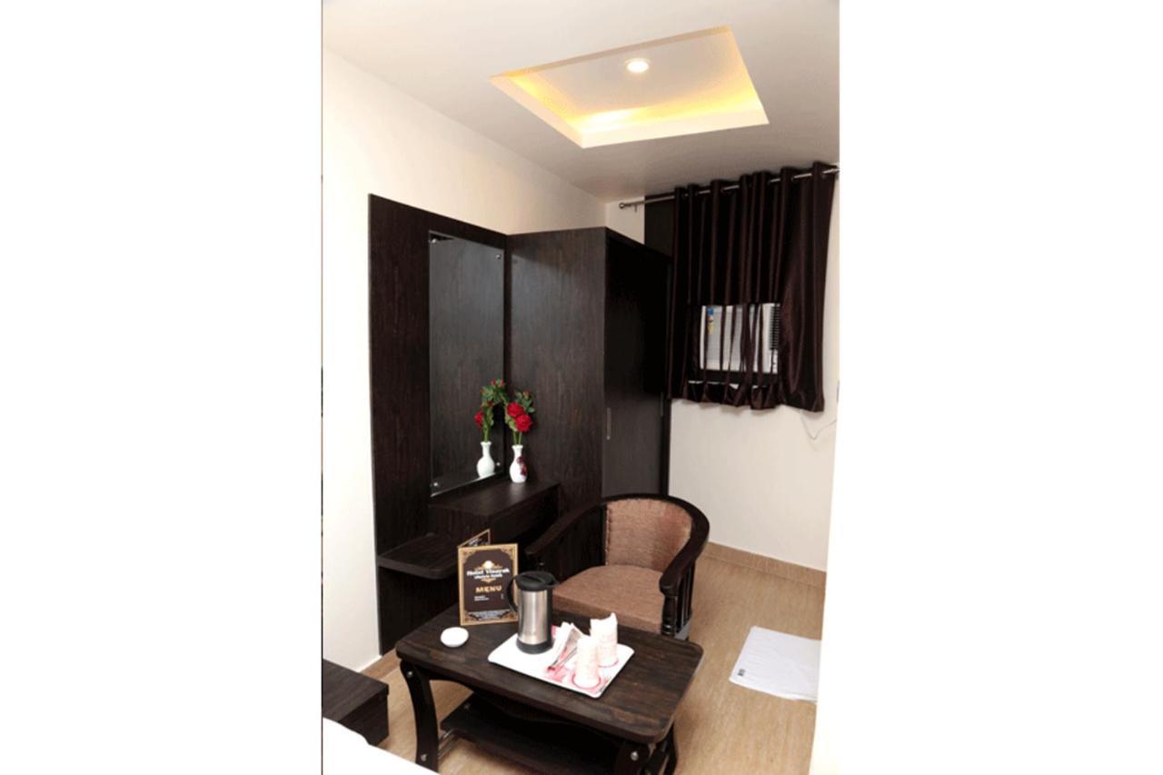 Hotel Vinayak Lifestyle Hotels Lucknow Esterno foto
