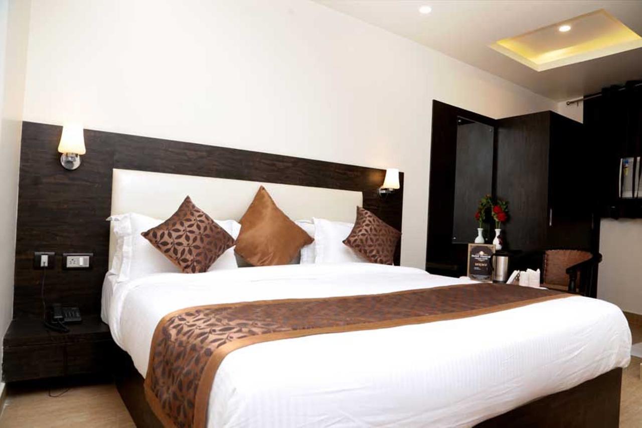 Hotel Vinayak Lifestyle Hotels Lucknow Esterno foto