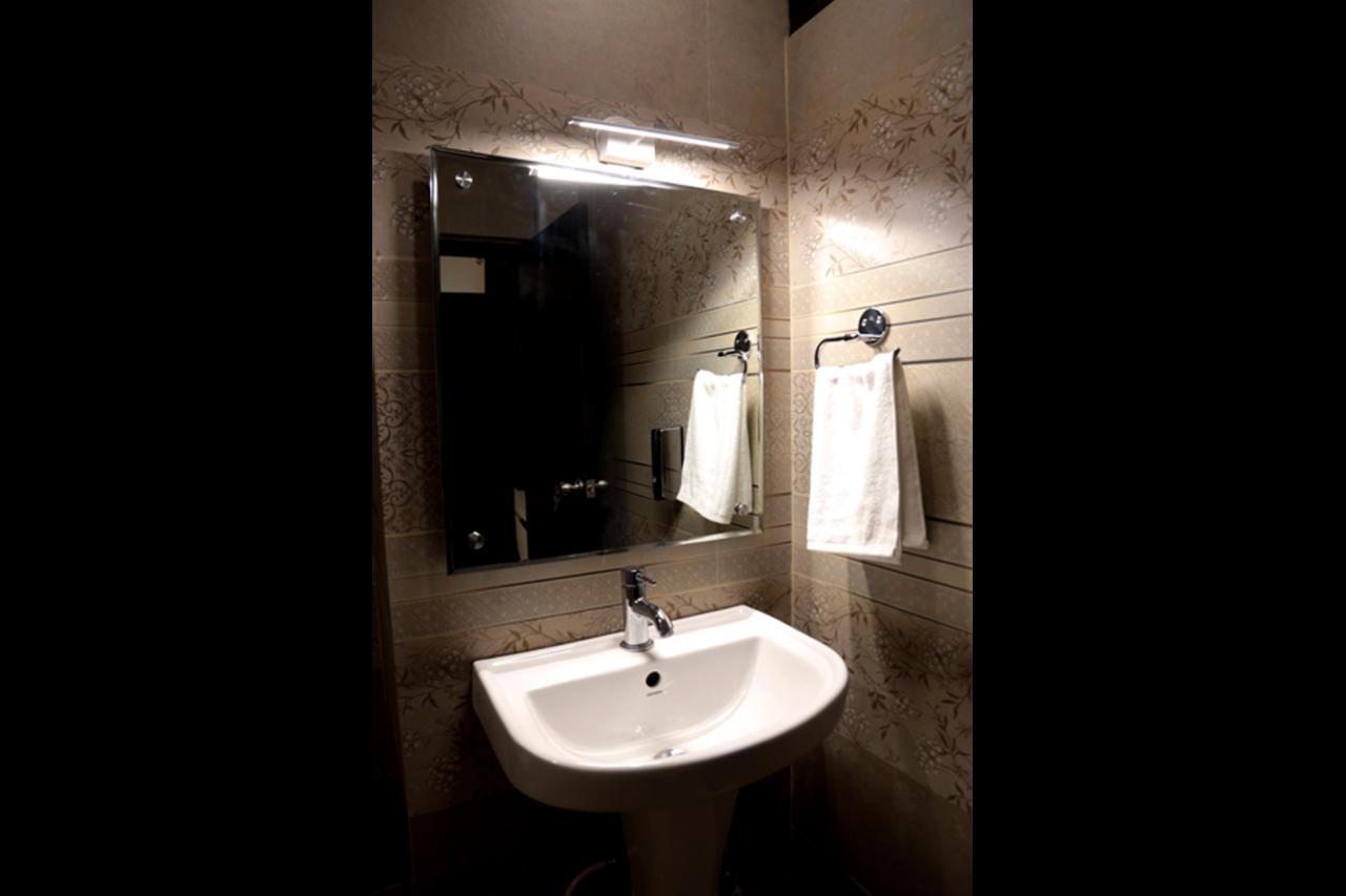 Hotel Vinayak Lifestyle Hotels Lucknow Esterno foto