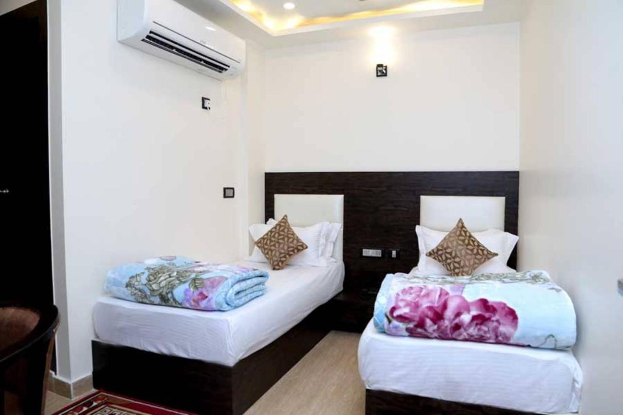 Hotel Vinayak Lifestyle Hotels Lucknow Esterno foto