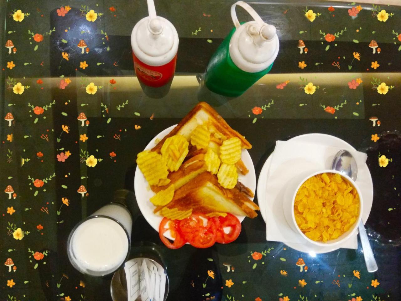 Hotel Vinayak Lifestyle Hotels Lucknow Esterno foto